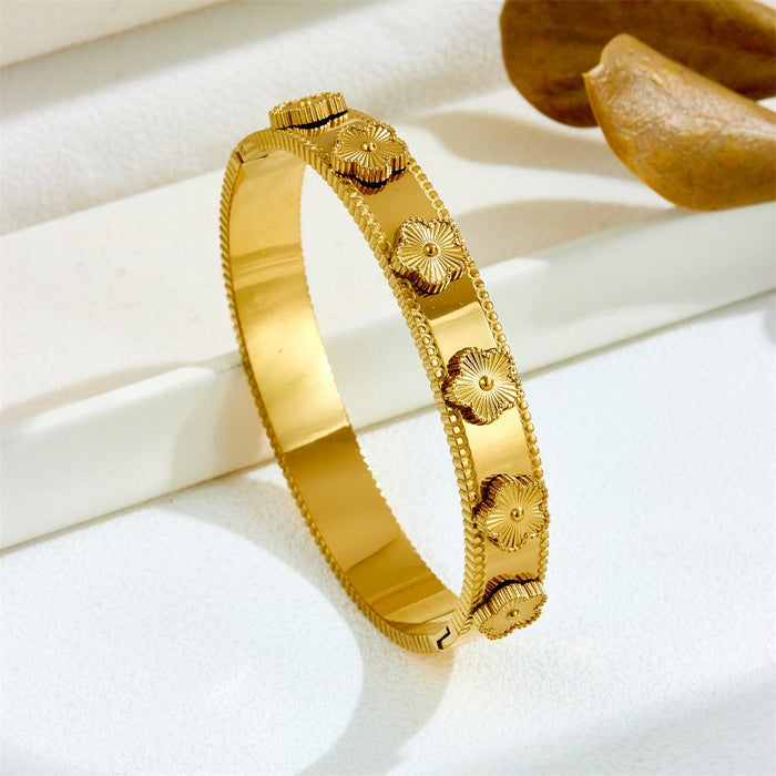 Wholesale Titanium steel five-leaf clover gold-plated bracelet