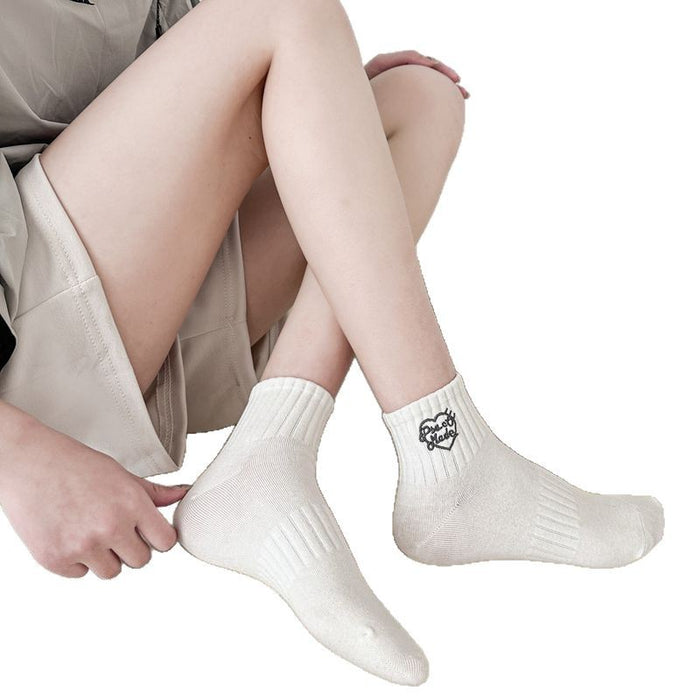 Wholesale Love Embroidered Breathable Cotton Short Socks Simple and Versatile College
