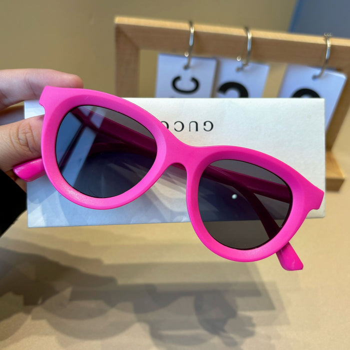 Wholesale Matte children's sunglasses are fashionable, retro, versatile, sunshade and sunscreen