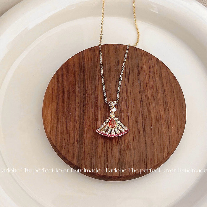 Wholesale Noble hollowed out zircon fan-shaped necklace for women, versatile and high-end, light luxury skirt, collarbone accessories