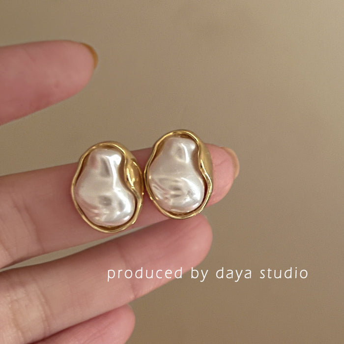 Wholesale Retro Pearl Acetic Acid Pea Earrings Simple Elegant Silver Pin Earrings Trendy