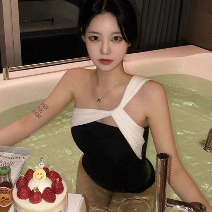 Wholesale Women's high-end one-piece swimsuit, new bikini sexy backless hotel resort hot spring swimsuit