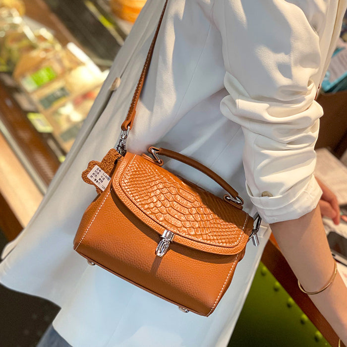 Wholesale First layer cowhide shoulder bag, new leather high-end style, stylish handbag, versatile crossbody bag