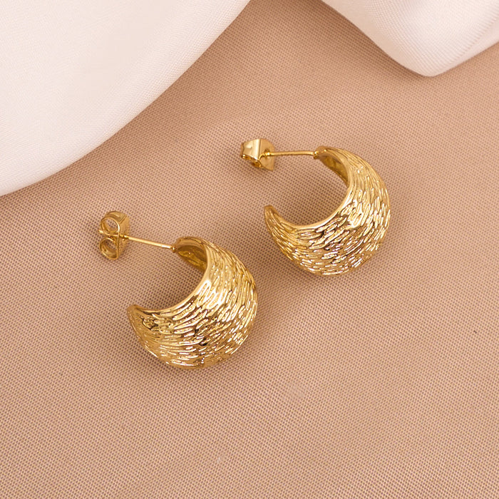 Wholesale C-shaped hoop earrings with wrinkled and brushed texture