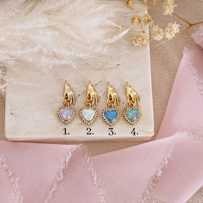 Wholesale High color preservation colored palm heart-shaped necklace pendant, neckchain that does not fade