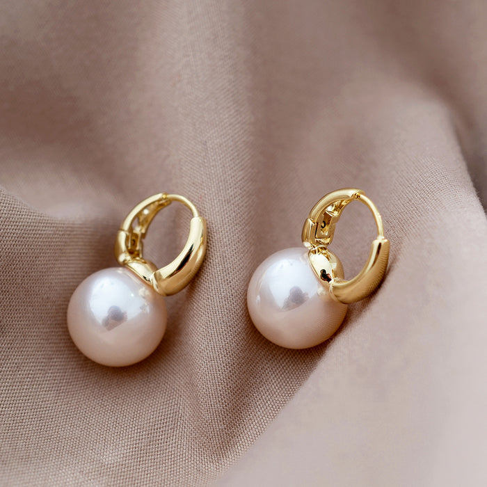Wholesale simple pearl personality exquisite fashion buckle ear