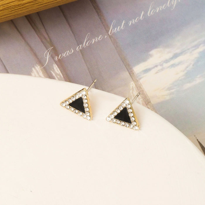 Wholesale Triangle earrings are simple, niche, silver needle versatile, elegant, and high-end