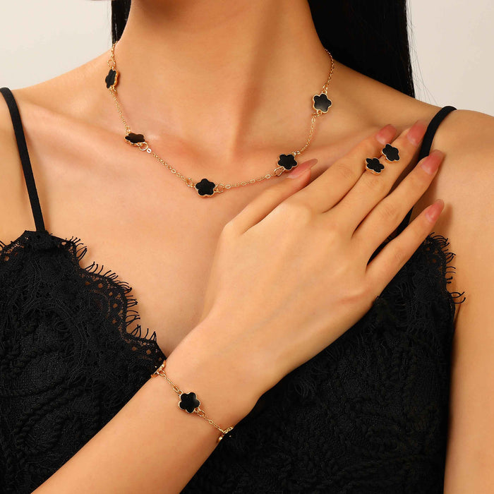 Wholesale Four Leaf Lucky Five Flower Bracelet