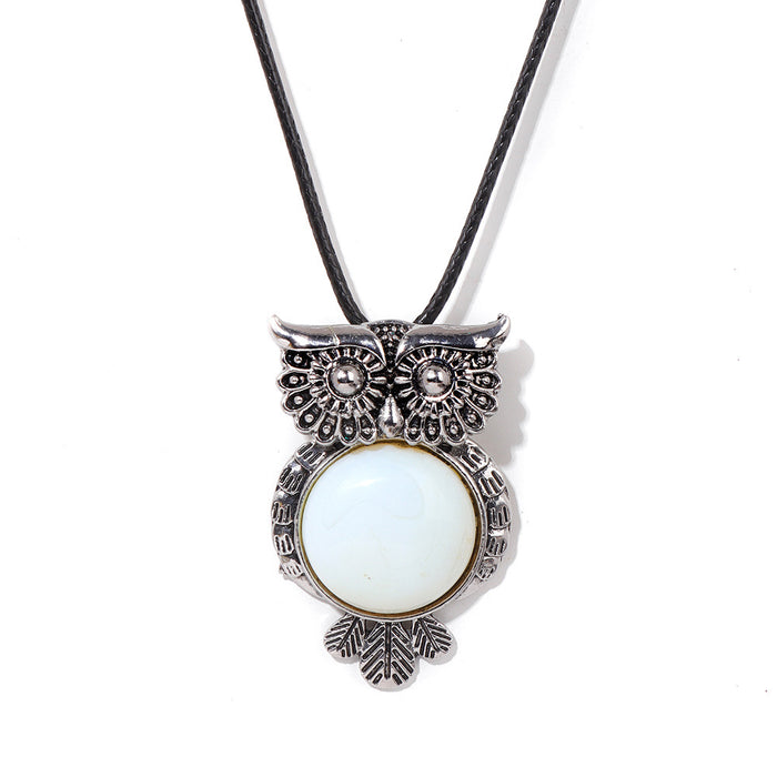 Wholesale Owl pendant necklace with semi precious stones tiger' s eye and amethyst