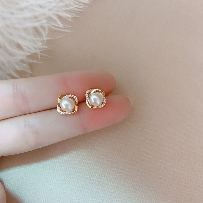 Wholesale Pearl earrings, high-end earrings, temperament, personality, retro earrings, light luxury, atmospheric texture