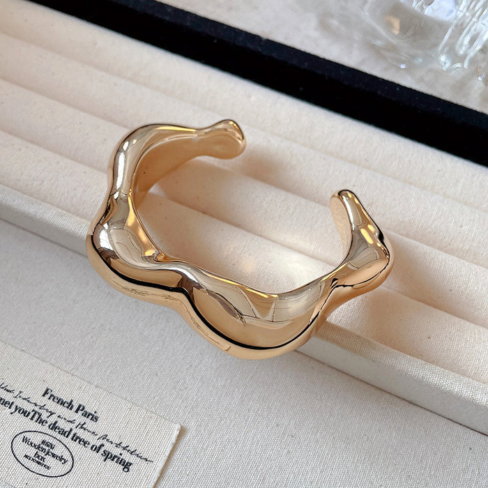 Wholesale Metal bracelet temperament light luxury high sense bracelet niche personality exaggerated jewelry women