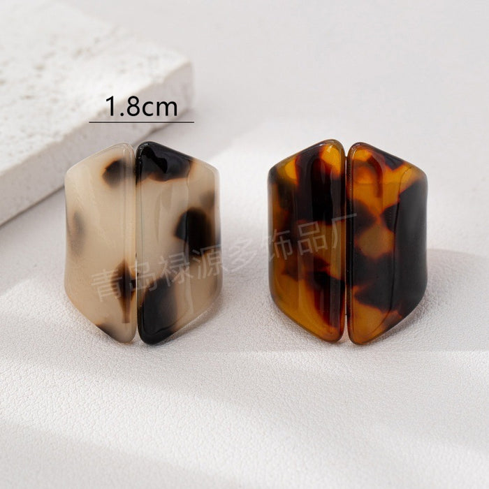 Wholesale Acrylic geometric irregular ring with leopard print on the ring opening
