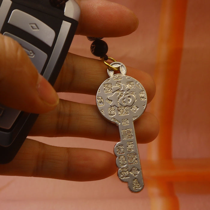 Wholesale Brass vault gold key men's car pendant keychain