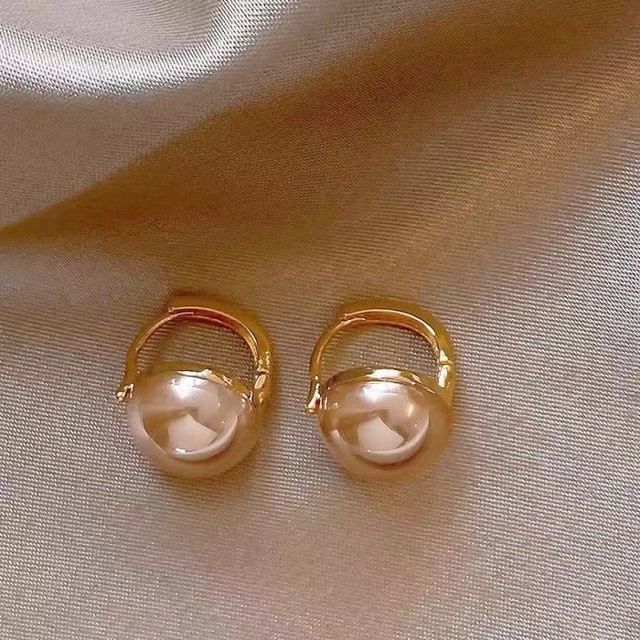 Wholesale Pearl earrings, niche, simple, stylish, fashionable, earrings, light luxury earrings