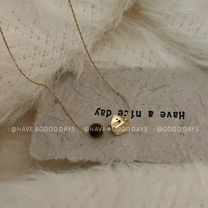 Wholesale Retro liquid metal necklace with a niche design, collarbone chain, personality, and fashion for women