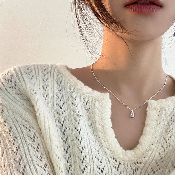 Wholesale Pure silver gemstone versatile necklace, geometric ellipse, high-end niche collarbone chain