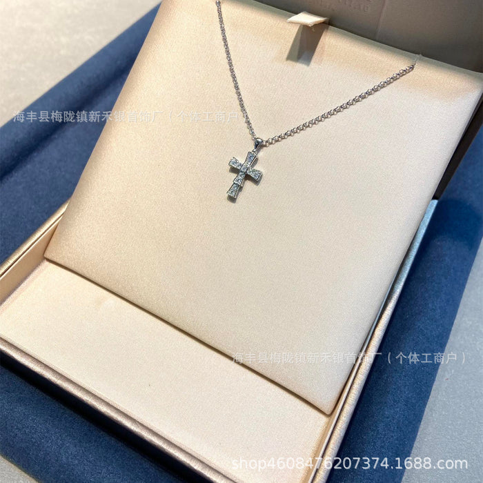 Wholesale Cross necklace, collarbone chain, women's full diamond snake bone couple style, fashionable and high-end collarbone chain
