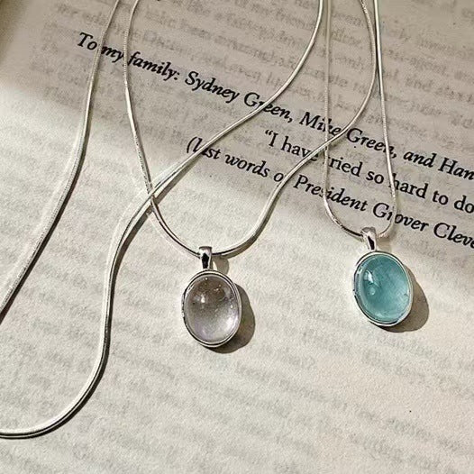 Wholesale Necklace for women, high-end and niche design, simple and fashionable, versatile oval pendant, collarbone chain
