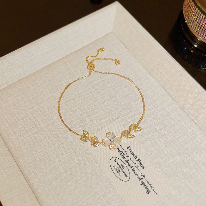 Wholesale Women's Sweet Zircon Bracelet