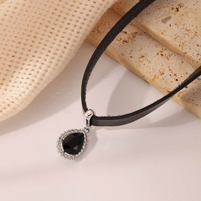 Wholesale Fashionable, versatile, personalized, simple, short, water droplet full diamond pendant, leather rope necklace accessory