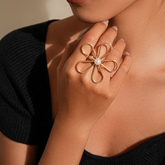 Wholesale Pearl ring set with niche design and hollowed out flower opening ring