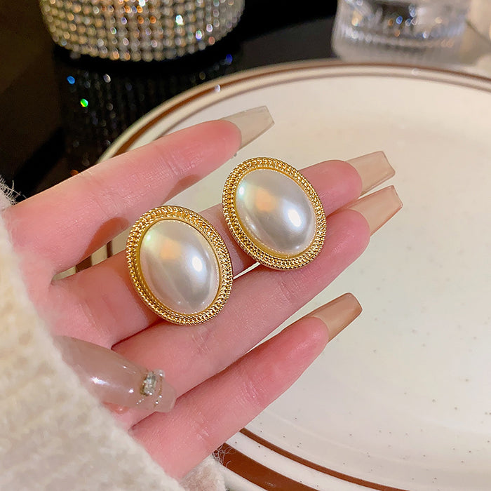 Wholesale Pearl and Cat' s Eye Stud Earrings