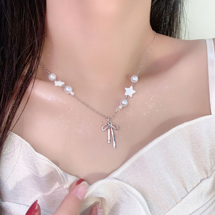 Wholesale New Butterfly Knot Pearl Necklace Neck Chain Clavicle Chain Style Light Luxury Jewelry