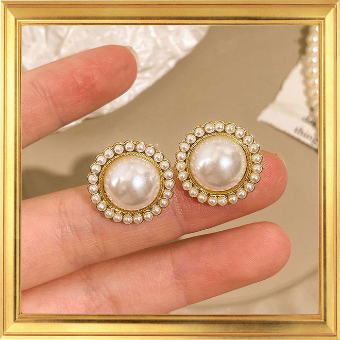 Wholesale Premium, light luxury pearl ear clip, retro temperament, fashionable and ear hole free ear clip