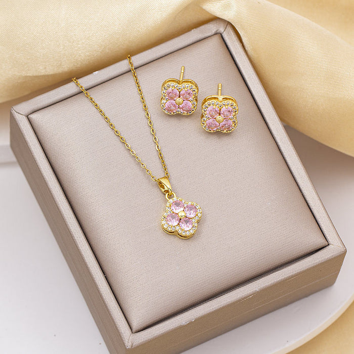 Wholesale Titanium Steel Four-Leaf Clover Pendant Necklace with Copper and Zirconium Jewelry Accessory MOQ≥2