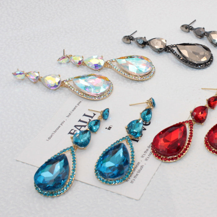 Wholesale Exquisite and luxurious water droplet studded diamond earrings, fashionable and high-end long alloy ear accessories