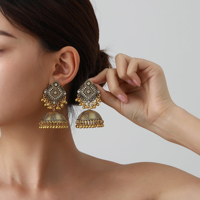 Wholesale vintage style pearl-studded rhinestone bell earrings with tassels