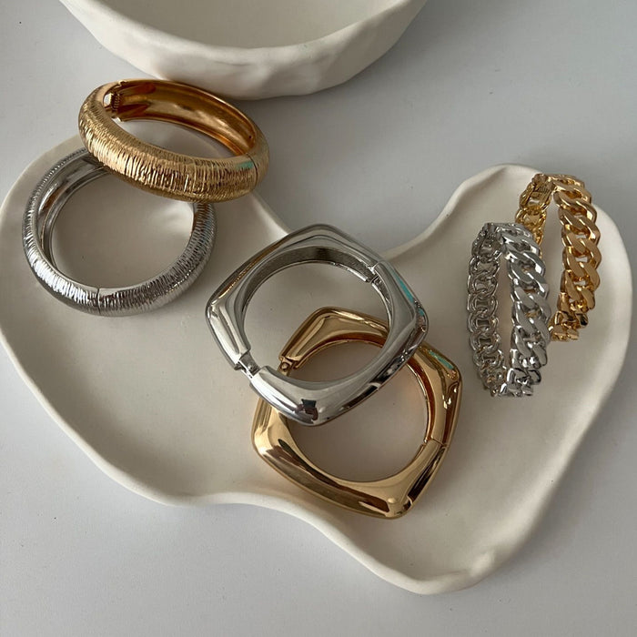 Wholesale Jewelry Fashion Fried Dough Twists Open Bracelet Simple Irregular Round Alloy Bracelet