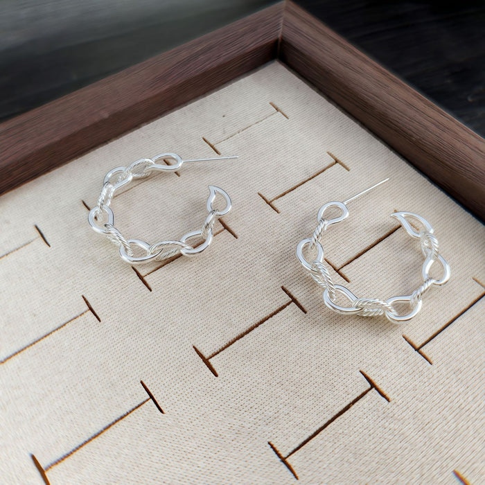 Wholesale C-shaped earrings with earrings, fashionable, simple and versatile. Earrings and accessories