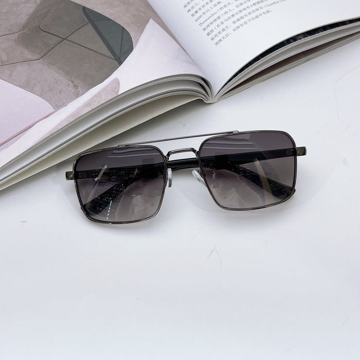 Wholesale British retro metal sunglasses with a unique and niche frame, showcasing temperament and trendy sun shading, versatile and versatile