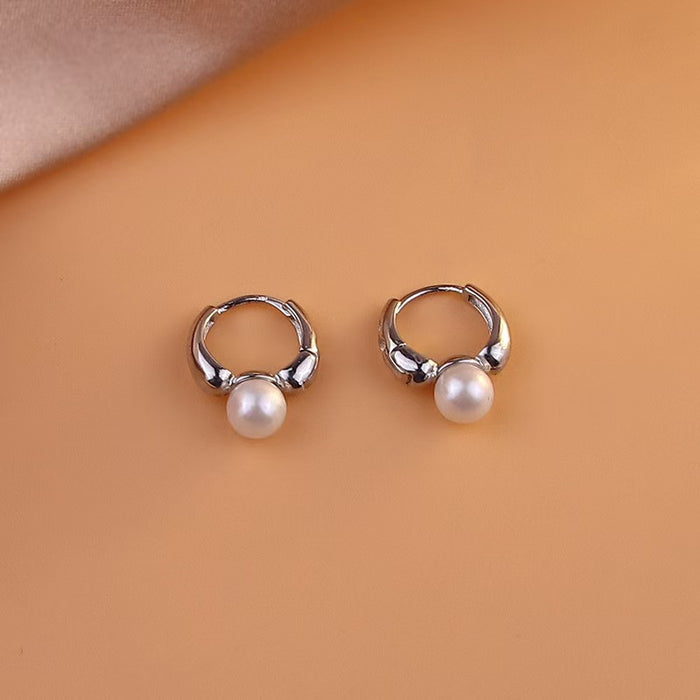 Wholesale Minimally designed earrings with retro style ear loops and high-end feel, imitating pearl earrings