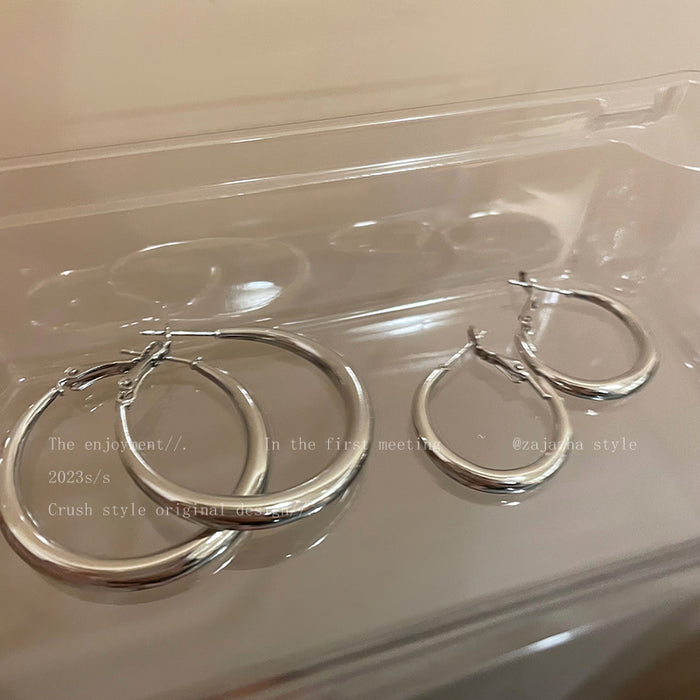 Wholesale Silver Plain Circle, Silver Needle Earrings, Women's Round Face Earrings, Small and High End, Circle Earrings