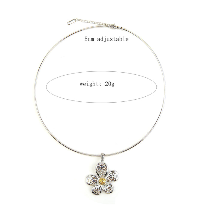 Wholesale Fashionable temperament, stainless steel petal collar with simple design, flower collarbone chain that does not fade