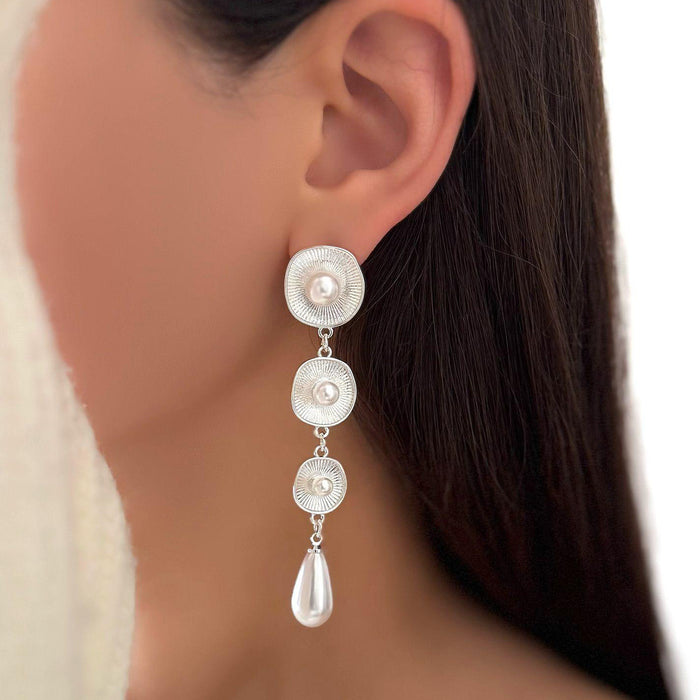 Wholesale Round tassel pearl earrings with a light luxury and high-end feel, exaggerated personality, long water droplet earrings