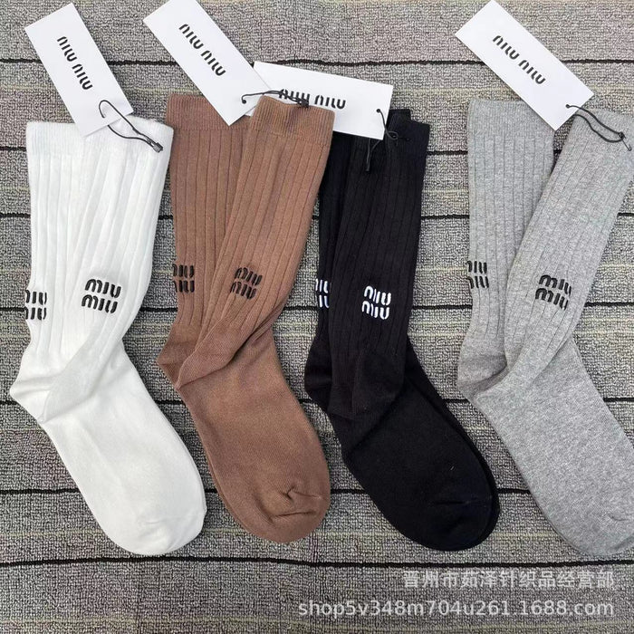 Wholesale Retro college style embroidered socks, fashionable and versatile socks