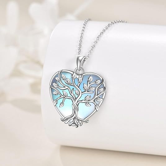 Wholesale Heart-shaped Moonstone Necklaces
