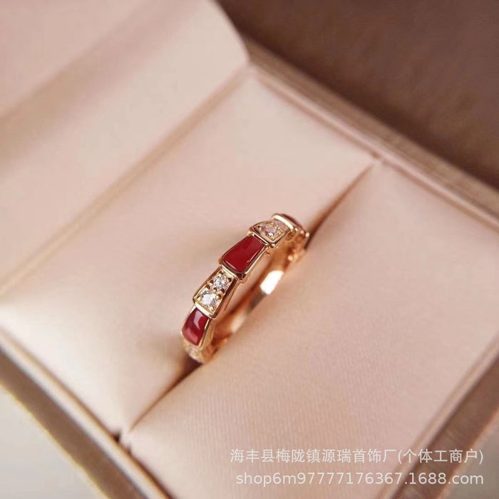 Wholesale Gold plated ring with diamonds, fashionable and personalized ring