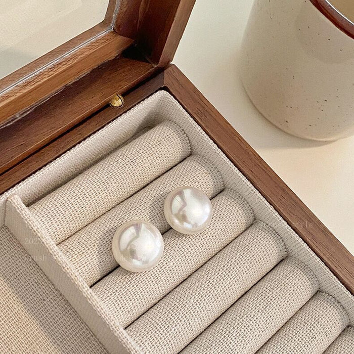 Wholesale Silver needle pearl earrings, new minimalist style earrings, light luxury earrings