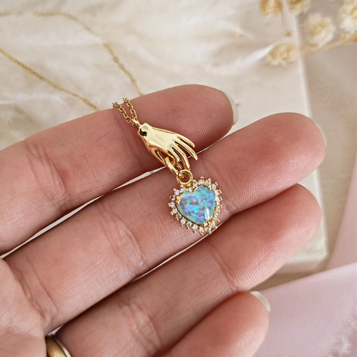 Wholesale High color preservation colored palm heart-shaped necklace pendant, neckchain that does not fade