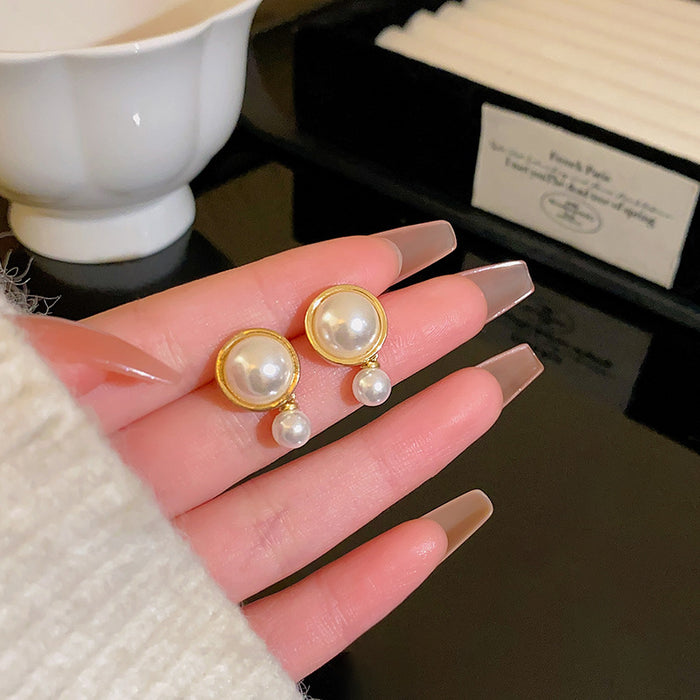Wholesale Pearl and Cat' s Eye Stud Earrings
