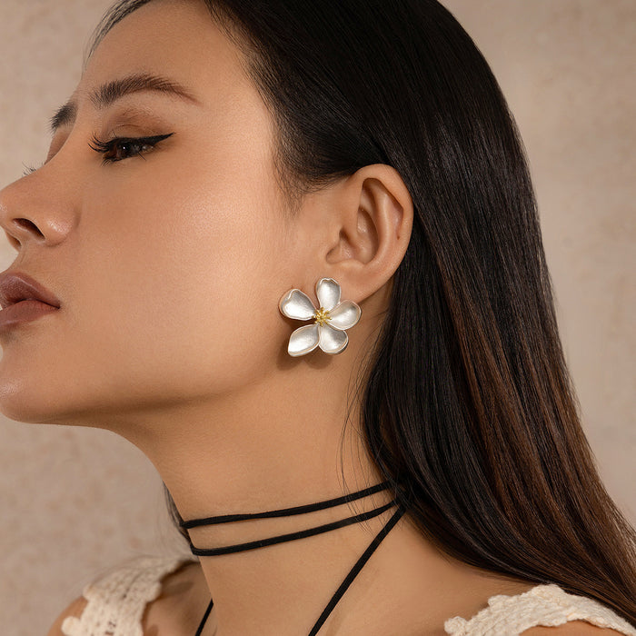 Wholesale Metallic Ginkgo Leaf and Flower Earrings Sweet and Cool Versatile Imitation Pearl Tassel Earrings