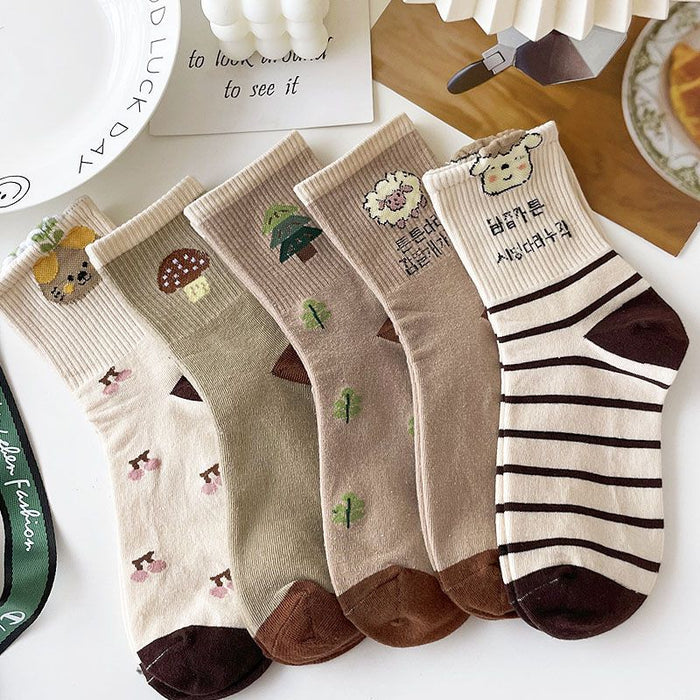 Wholesale Cartoon style fresh and versatile long socks with mid length socks