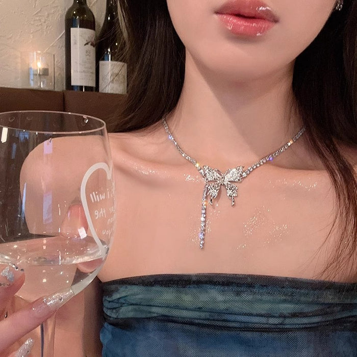 Wholesale Sparkling diamond butterfly necklace for women, light luxury, niche design, high-end feeling, collarbone chain, neck chain