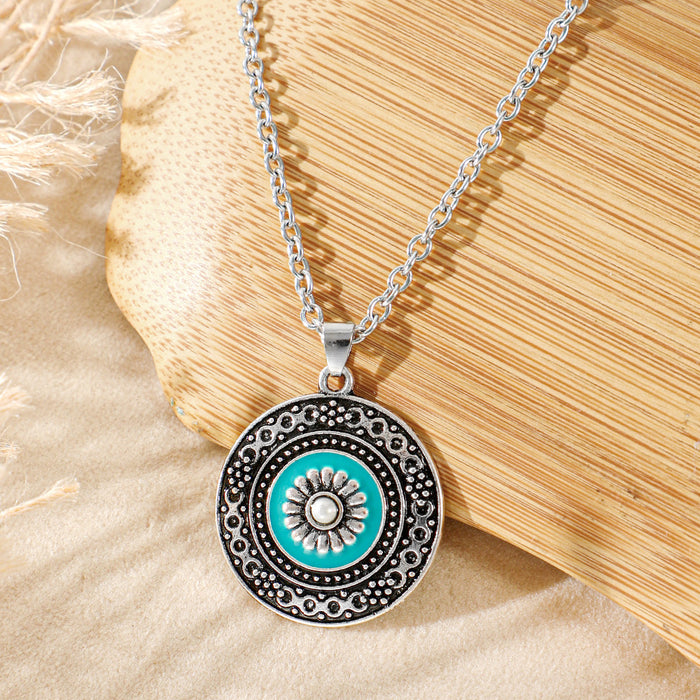 Wholesale Bohemian Love Heart Pendant Necklace Vintage Ethnic Style Fashion Accessory MOQ≥2