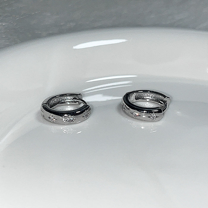 Wholesale The design is sparkling with diamonds and embedded with zircon. The low-key earrings are layered and worn