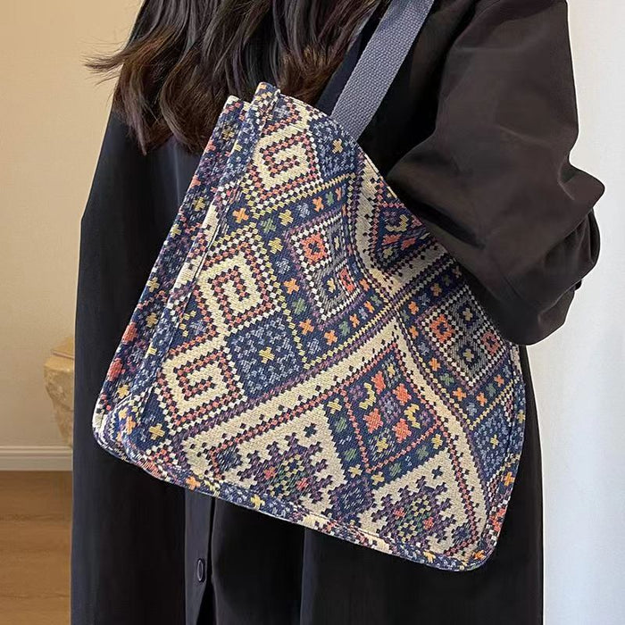 Wholesale Large capacity ethnic commuter tote bag fashionable commuter cloth bag college students class shoulder bag